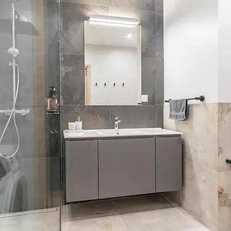 Center!ac,free Parking,terasse Apartment *